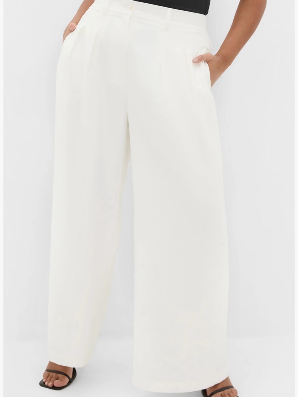City Chic Cream Straight-Leg Tailored Trousers (Small flaws)